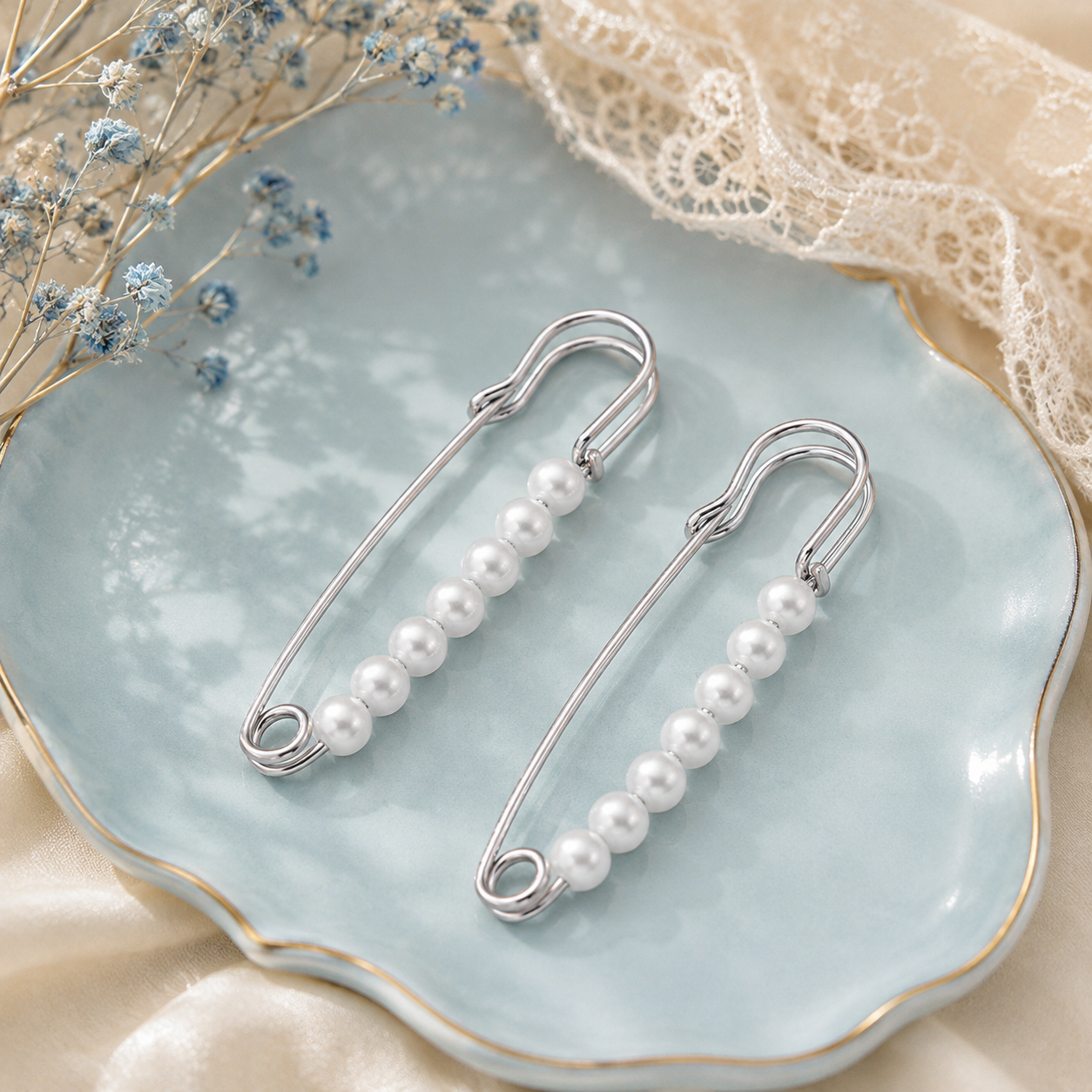 Pearl Brooch Tote Pin